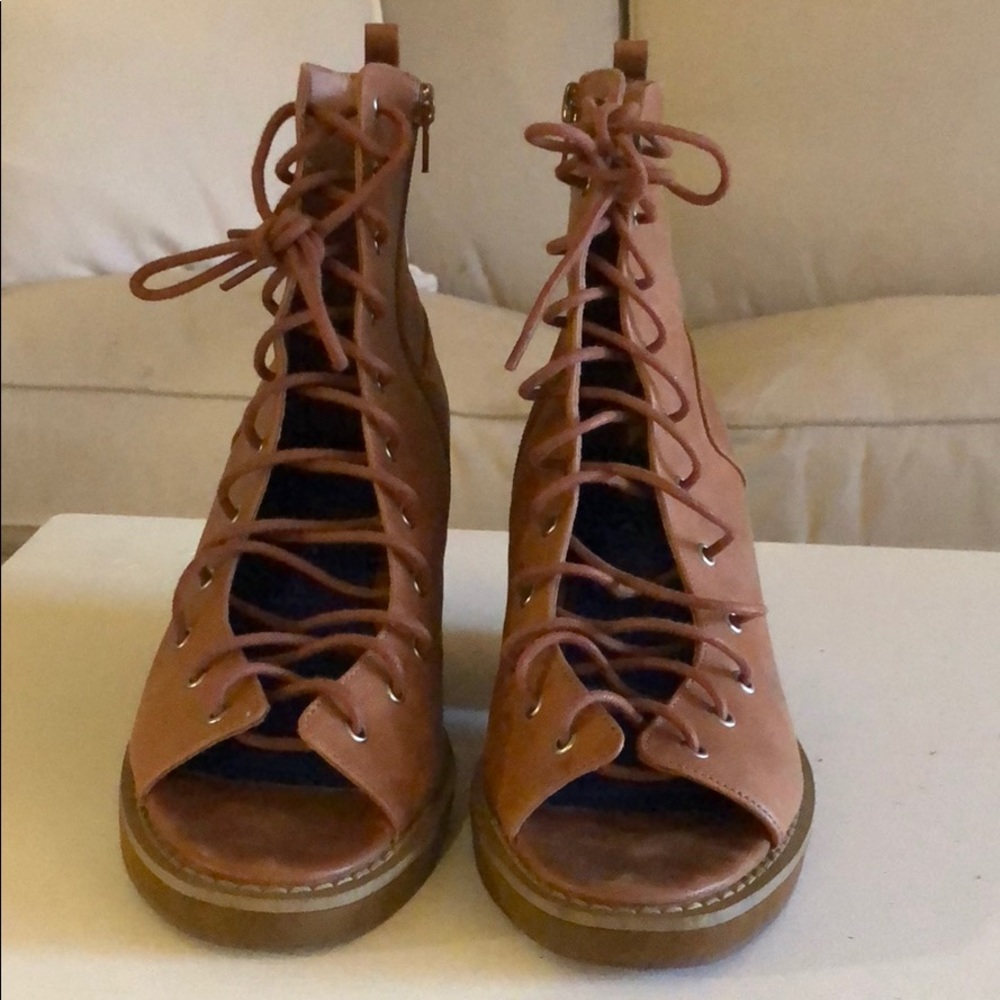 Lace up bootie